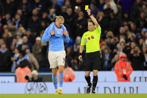 yellow card football.